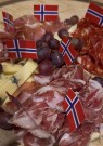 Hent i butikk! Ost- og spekematfat til 17. mai thumbnail