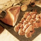 Prosciutto Crudo di Montagna Lurisia med svart trøffel, skåret i skiver hos Smakslykke thumbnail