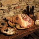 Prosciutto Crudo di Montagna Lurisia med svart trøffel, skåret i skiver hos Smakslykke thumbnail