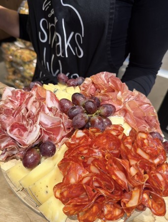 Hent i butikk! Ost- og spekematfat til 17. mai